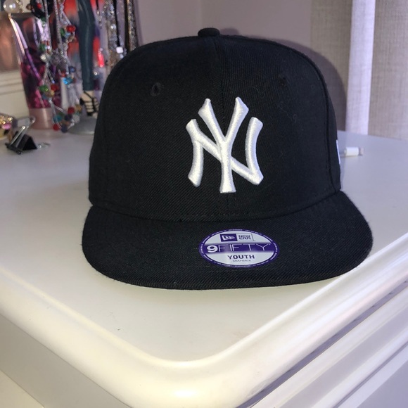 New Era Other - Girls New Era 59fifty Yankees cap gymnast logo